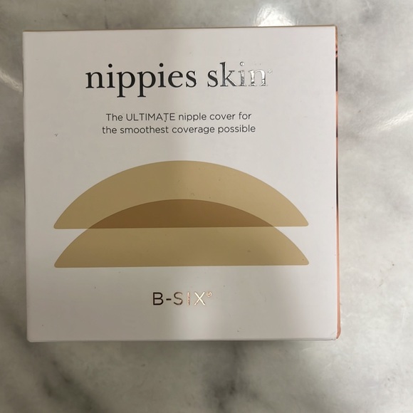 Adhesive Nipple Covers - Picture 6 of 7